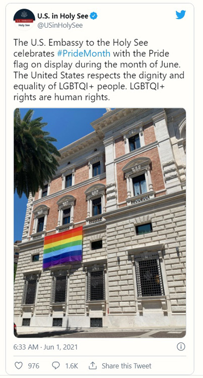 Bandeiras do arco-íris e dos Estados Unidos lado a lado no Rio de Janeiro  durante o Mês do Orgulho LGBTQI+ - Embaixada e Consulados dos EUA no Brasil
